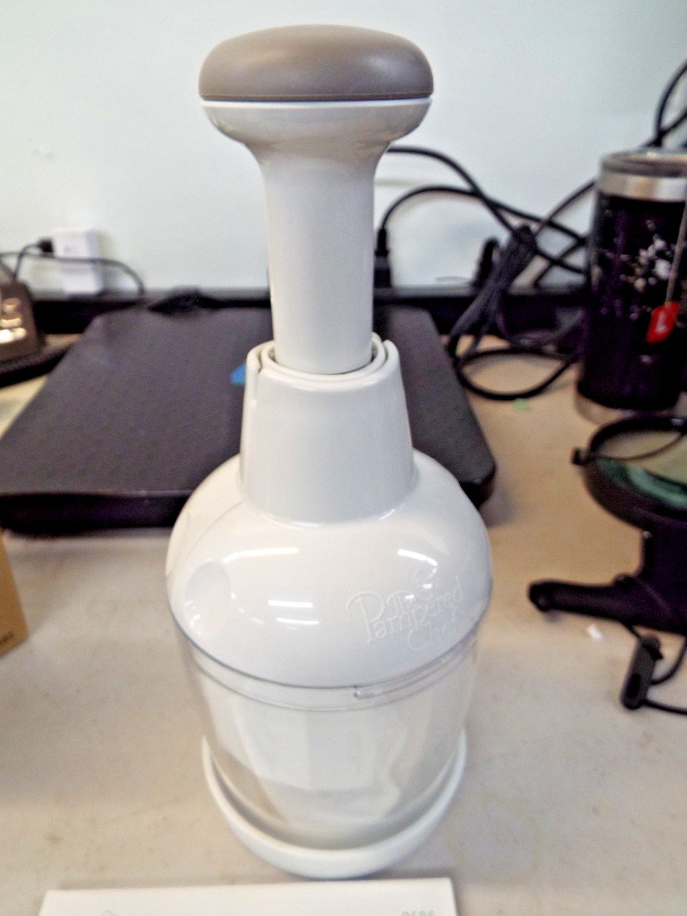 Pampered Chef # 2585 Push Function Food Chopper Clear Collar New in open Box